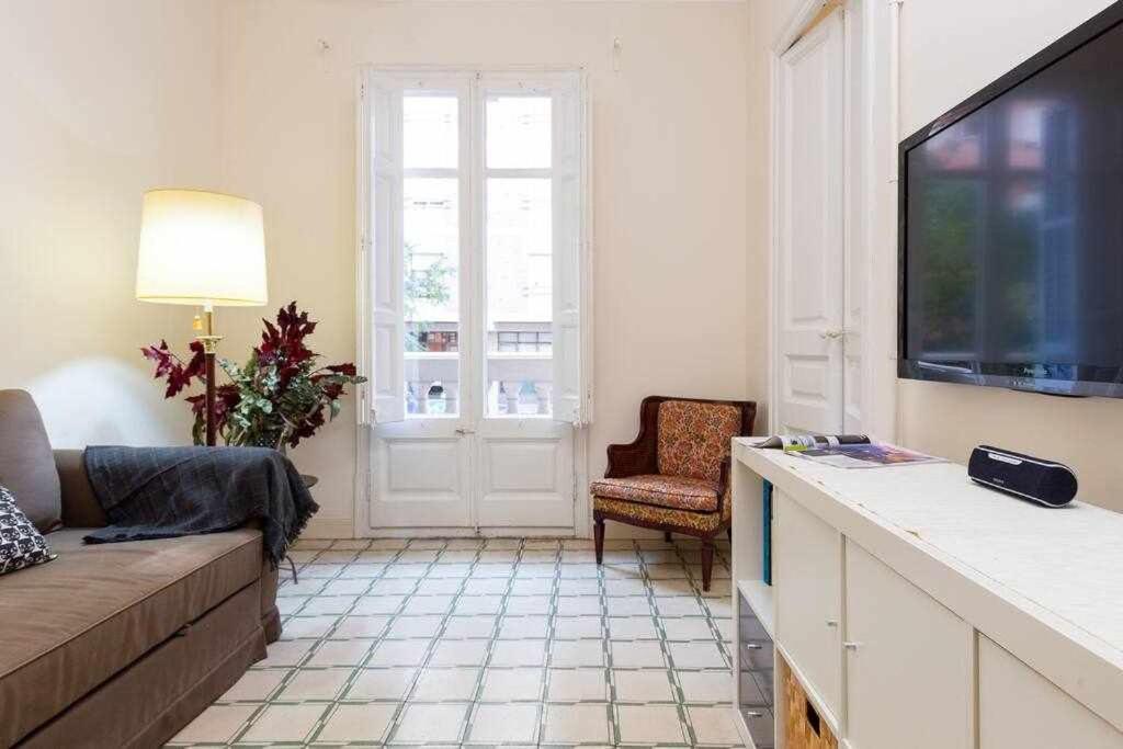 Cal Mateu 11 huéspedes Sagrada Família Apartamento Barcelona Exterior foto